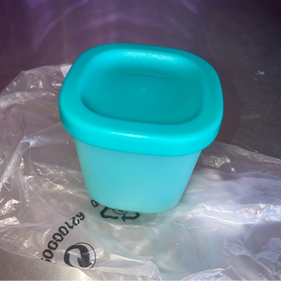 Tupperware Mini Container - Picture 3 of 3